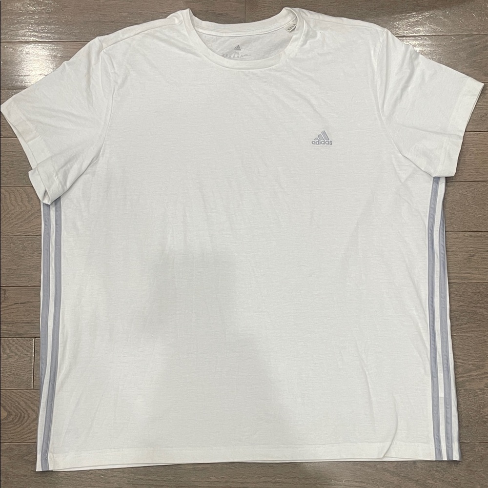 Adidas Men's White T-Shirt. Size 2XL - Picture 2 of 16